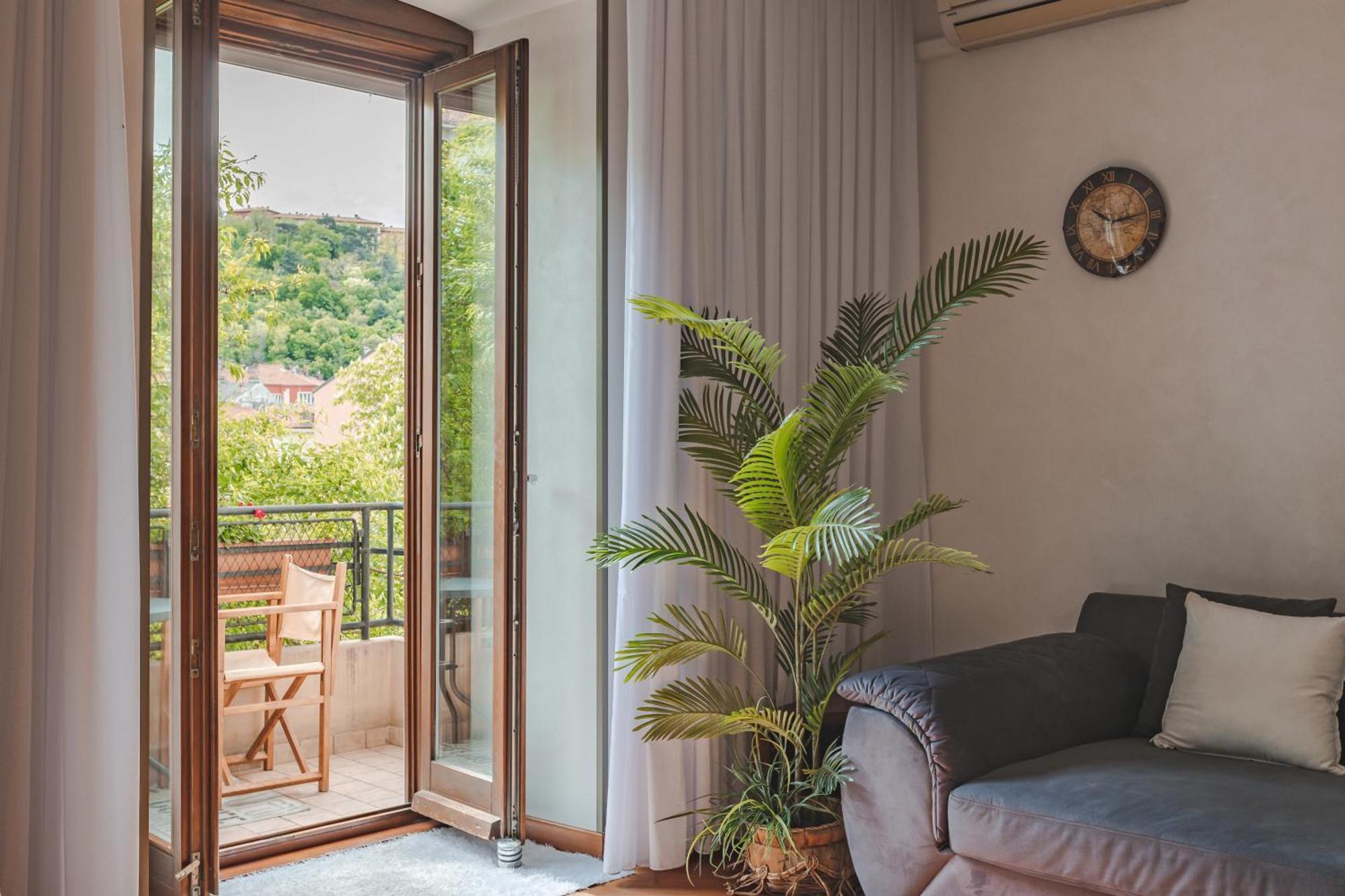 La Casa Degli Sposi Con Garage Apartment *